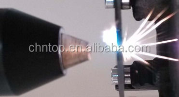 Fiber Laser Modülü QCW800 ve Özel Özel Süper Sert Malzeme Kesme Kafası ile Gelişmiş CNC Fiber Lazer Kesicisi