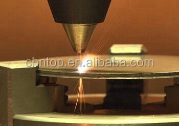Kendi geliştirdiği CNC sistemi ve yüksek çözünürlüklü lazer sensörü ile CNC fiber lazer kesme makinesi.